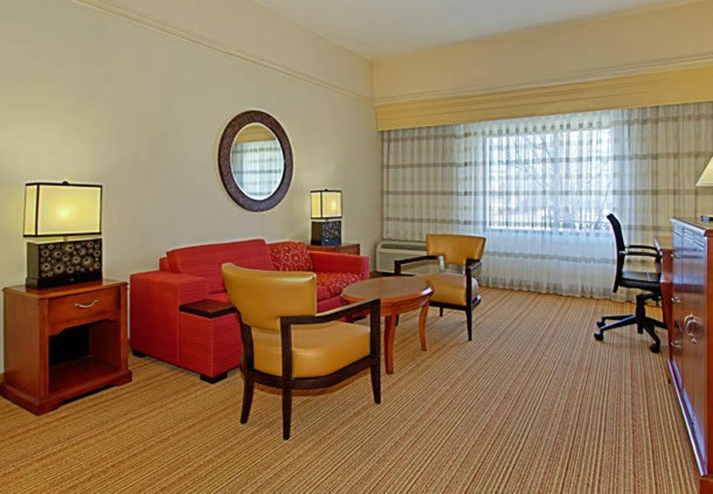 Courtyard By Marriott Springfield Hotell Exteriör bild